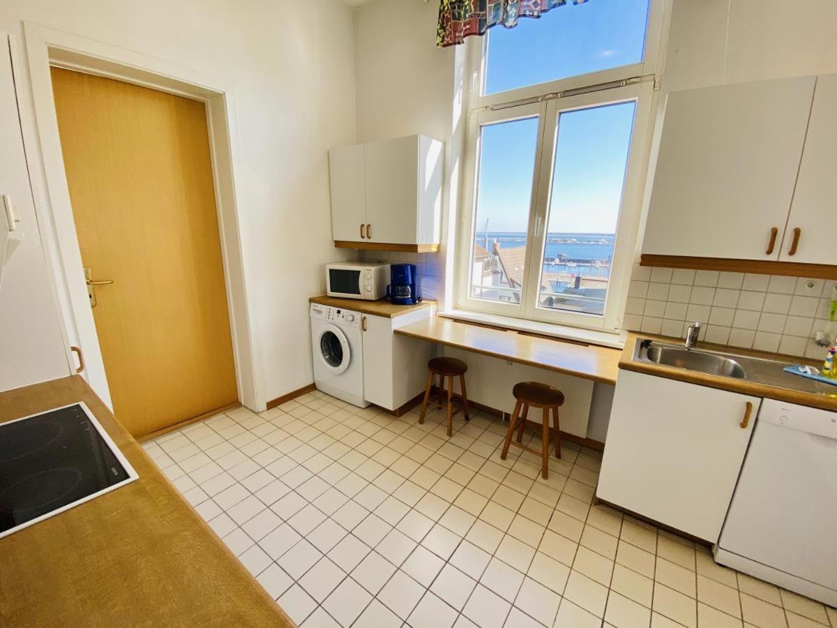 Berringer, Leuchtfeuer, Direkt An Der Promenade Rostock Exterior foto
